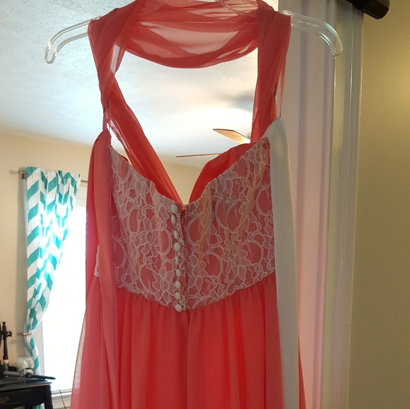 Dress - Picture 3 of 4